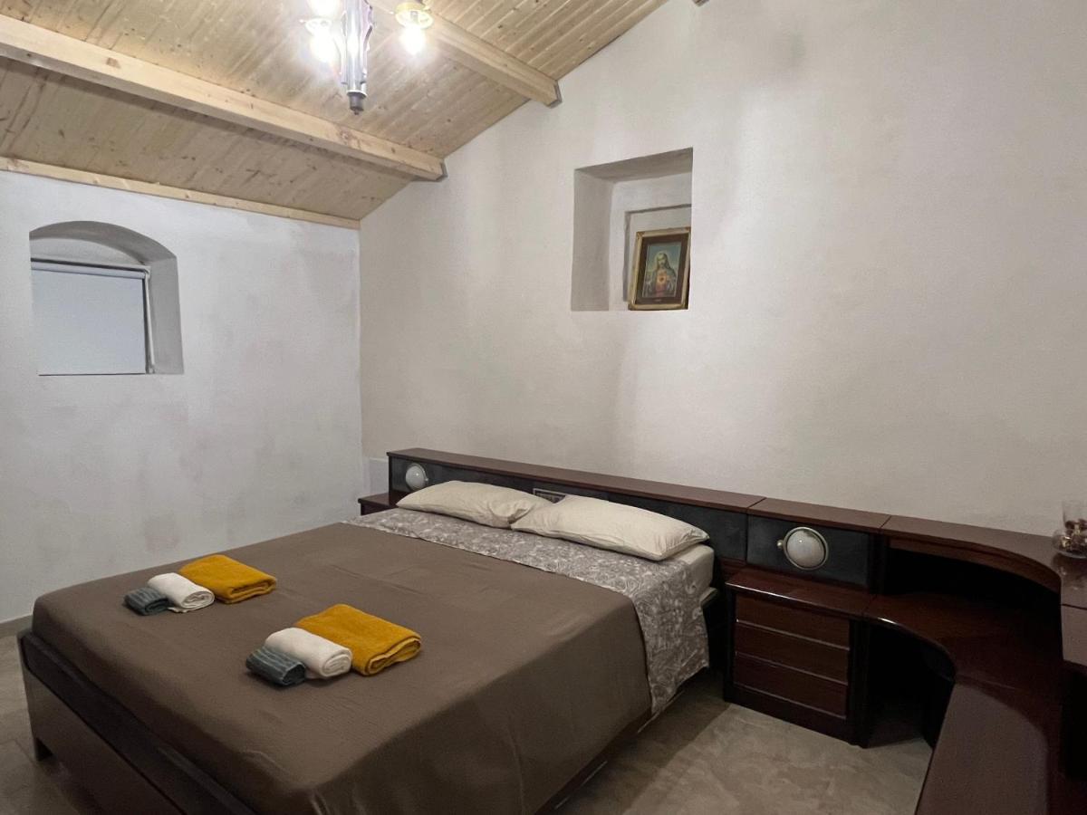 キアラモンテ・グルフィ Casa Di Mirto Bed & Breakfast エクステリア 写真
